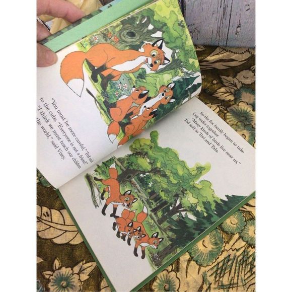 1984 Walt Disney’s Book “A Narrow Escape” Hardback Children’s Book - Picture 6 of 11